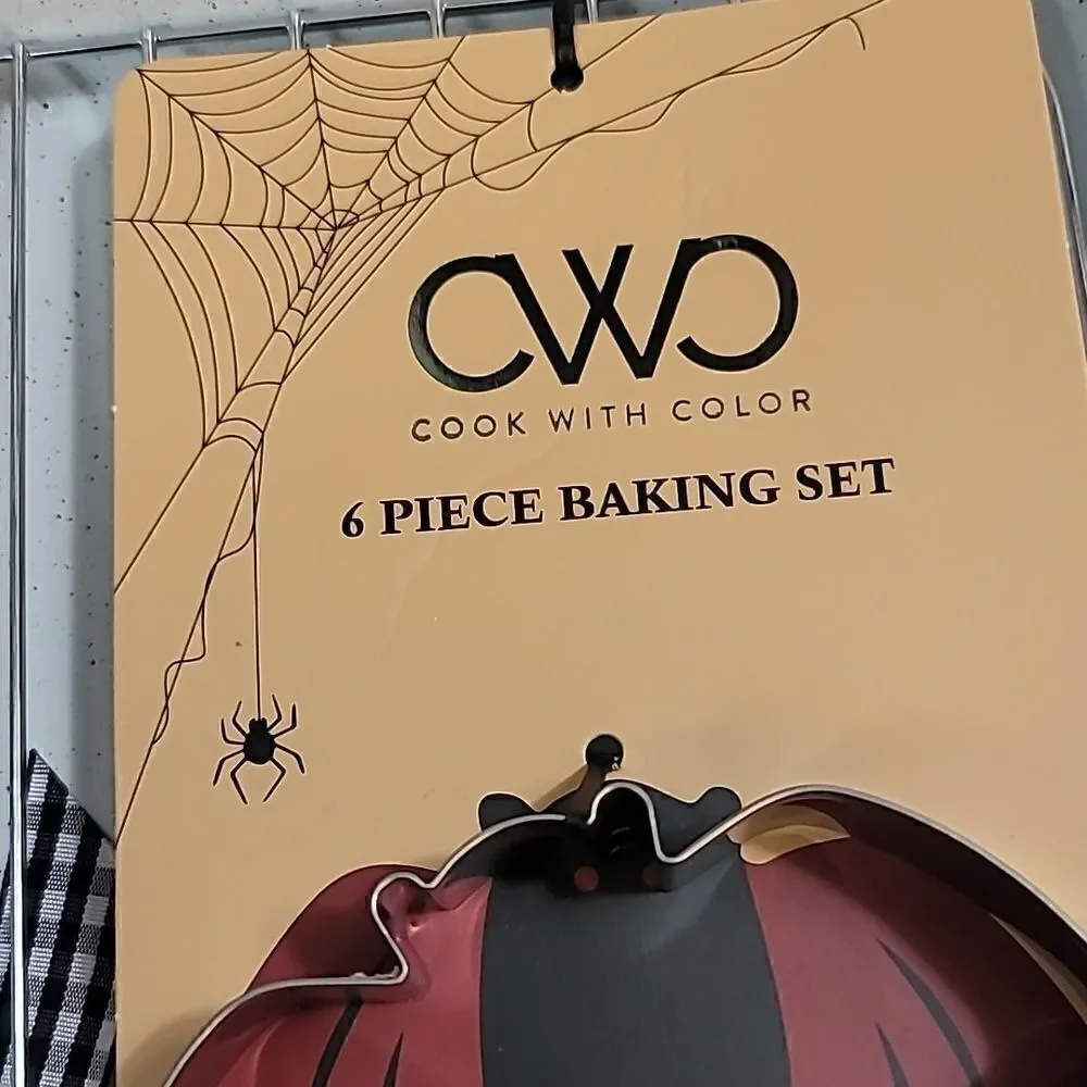 Cook with Color 6 piece Halloween Baking set.